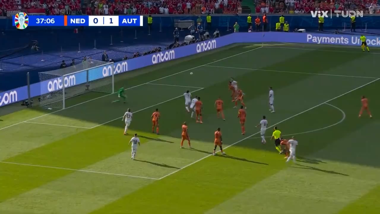 [TUDN USA] How did Arnautovic miss this vs. Netherlands!