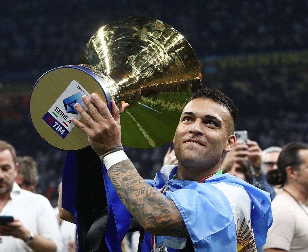 [Romano] Lautaro Martínez will sign his new deal at Inter really soon as the agreement is set to be sealed. The salary will be around €9m net per season plus add-ons, as expected.