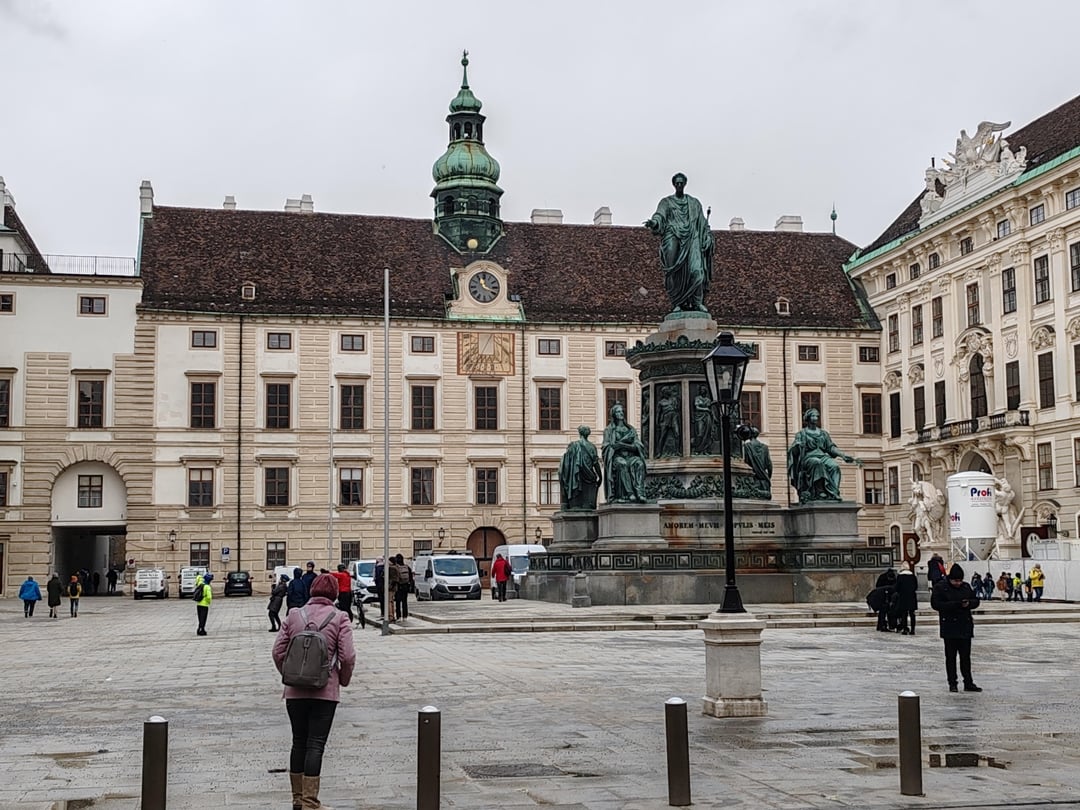 Parts of Vienna Imperial Palace .