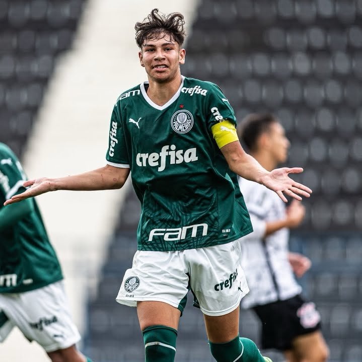 [Inter Xtra] An Italian FIFA-certified agent living in Brazil has reported three young Brazilian talents to Inter: Erick Belé, 17, attacking midfielder for Palmeiras U20. Wesley Lima, 16, right-wing for Palmeiras U20.  Luighi, 18, forward for Palmeiras U20. [via @Agenzia_Ansa]