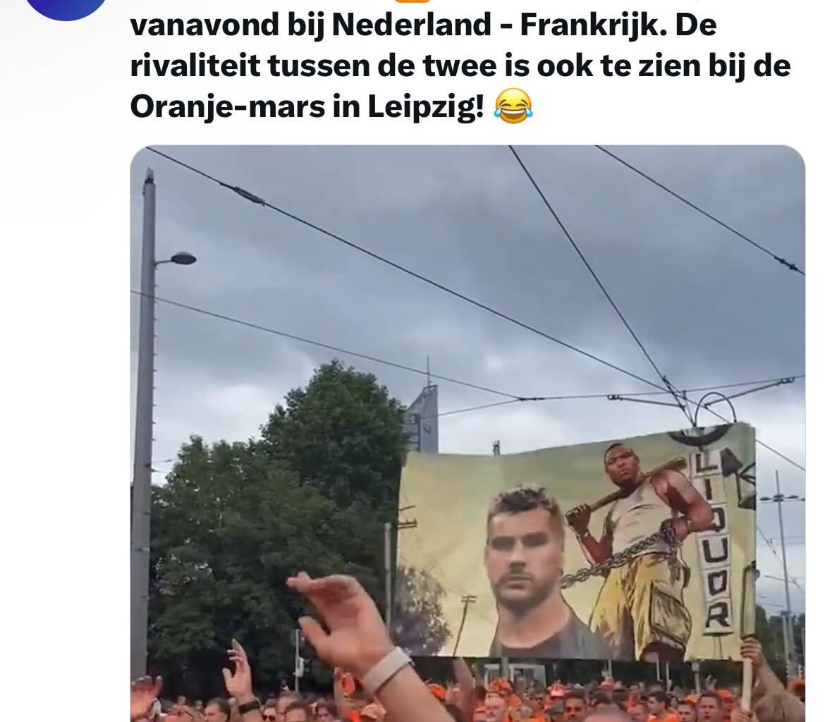 Some Dutch fans brought the iconic Denzel-Theo dog banner to the Netherlands-France match 😂😭