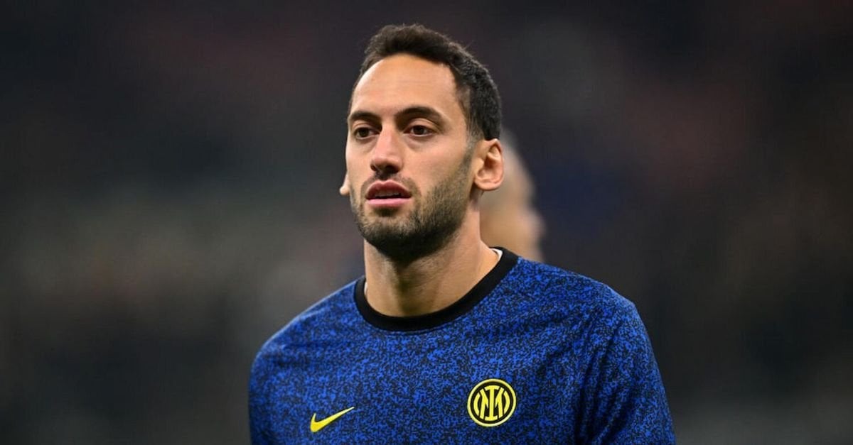 [FCIN1908] Calhanoglu has INFORMED Inter of Bayern interest and would like a contract with Inter at the same figures he was offered by Bayern: a contract until 2028 worth €8M/yr.  Inter does not even want to talk about a renewal- Hakan renewed his contract just last year until 2027 worth €6.5M/yr.