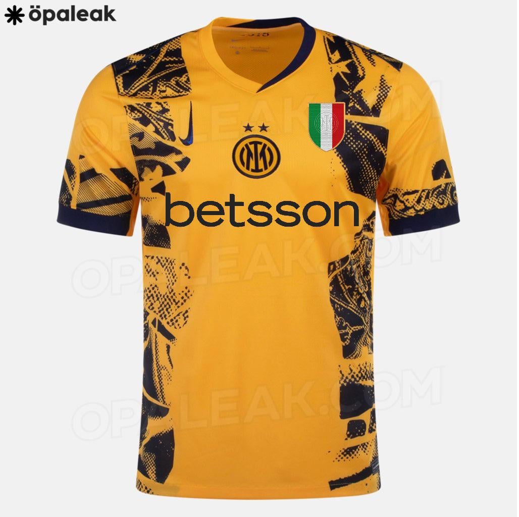 [Inter Xtra] Here’s a closer look at what the third kit could potentially look like. The Scudetto and the Inter badges will most likely be swapped the other way.