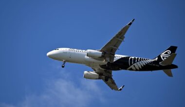 Air New Zealand becomes first major airline to scrap its 2030 climate goal