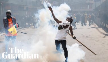 Kenyan police open fire on protesters as crowd tries to storm parliament