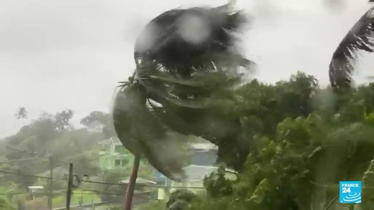 El Huracán Beryl, de categoría 1 a 5 en menos de 24 horas