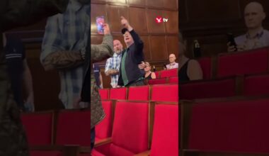 Nigel Farage's speech interrupted by heckler #news #politics #shorts