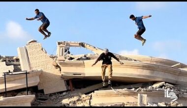 No Comment : Des jeunes Palestiniens pratiquent le "parkour" sur les ruines de Gaza | euronews 🇫🇷