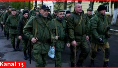 Russia sends soldiers on crutches into “meat assaults”