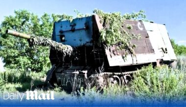 Ukrainian soldiers capture Russian 'turtle' tank and its crew near Klishchiivka, Donetsk Oblast