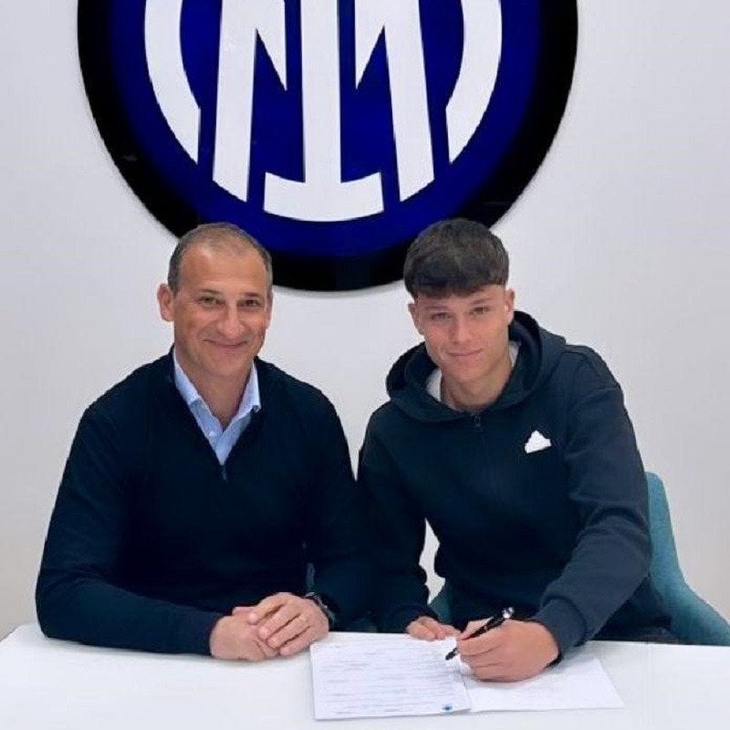 [Alampi] Inter U18/Primavera forward, Matteo Lavelli, signed a 3-year contract with the club today. The 17-year-old scored 23 goals in 33 appearances last season between the U18 and Primavera teams.