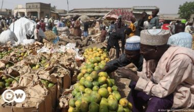 Nigerians struggle to make ends meet amid economic crisis • The worst economic crisis in decades in Nigeria has citizens sacrificing to get by. Medicines, food and other basic commodities are priced beyond the reach of many.