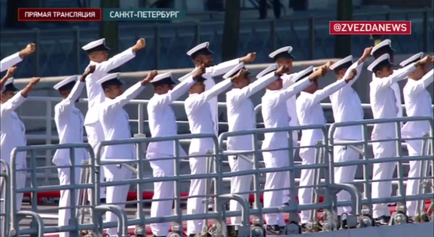 Russian sailors are saluting in a very "interesting" way to putin