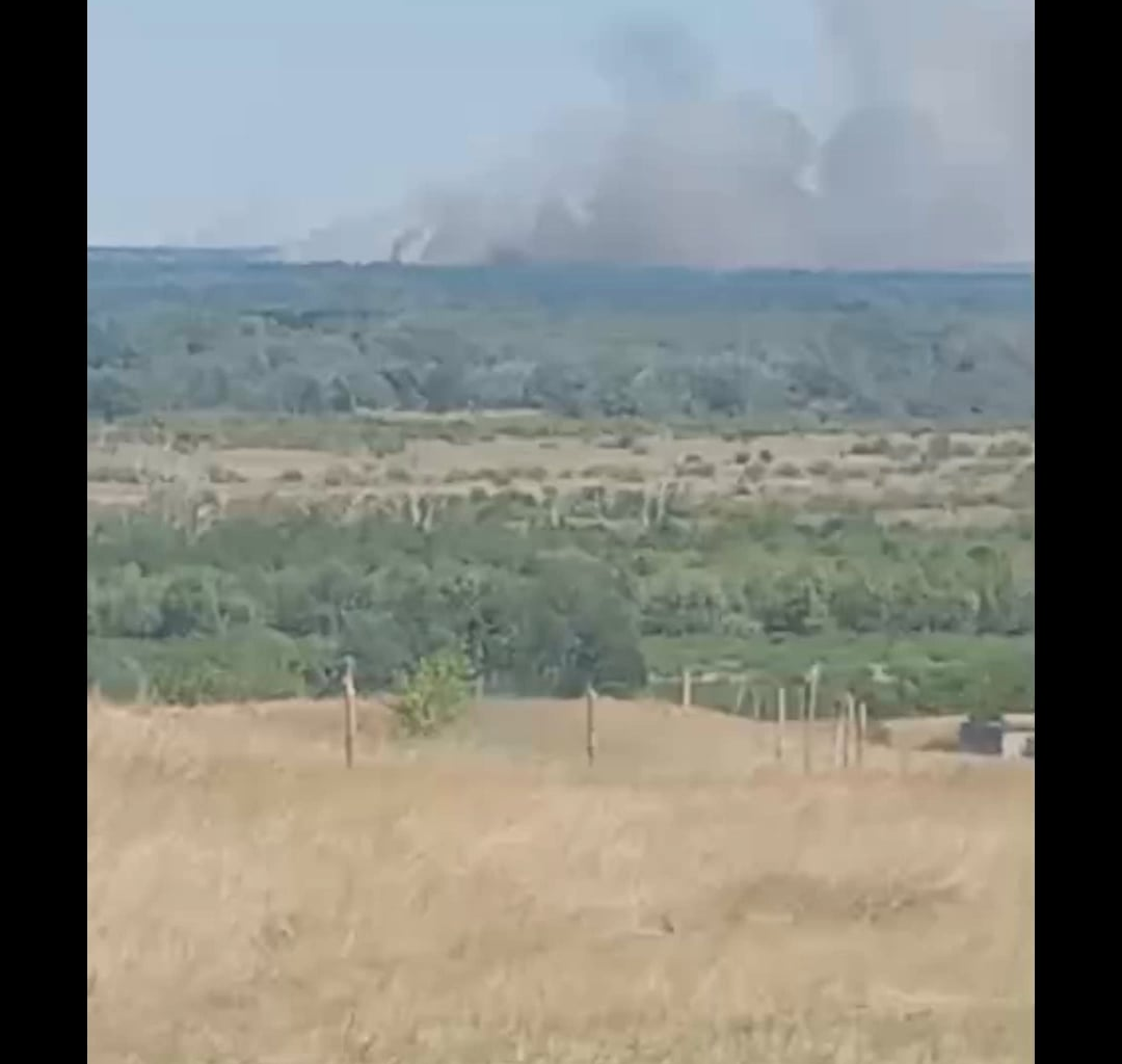 "A Su-34 military aircraft crashed in the Volgograd region The incident, as reported by the Russian Ministry of Defense, occurred during a scheduled training flight in the Serafimovichevsky district. The crew ejected, there is no threat to the lives of the pilots."-Crimea Realities telegram channel