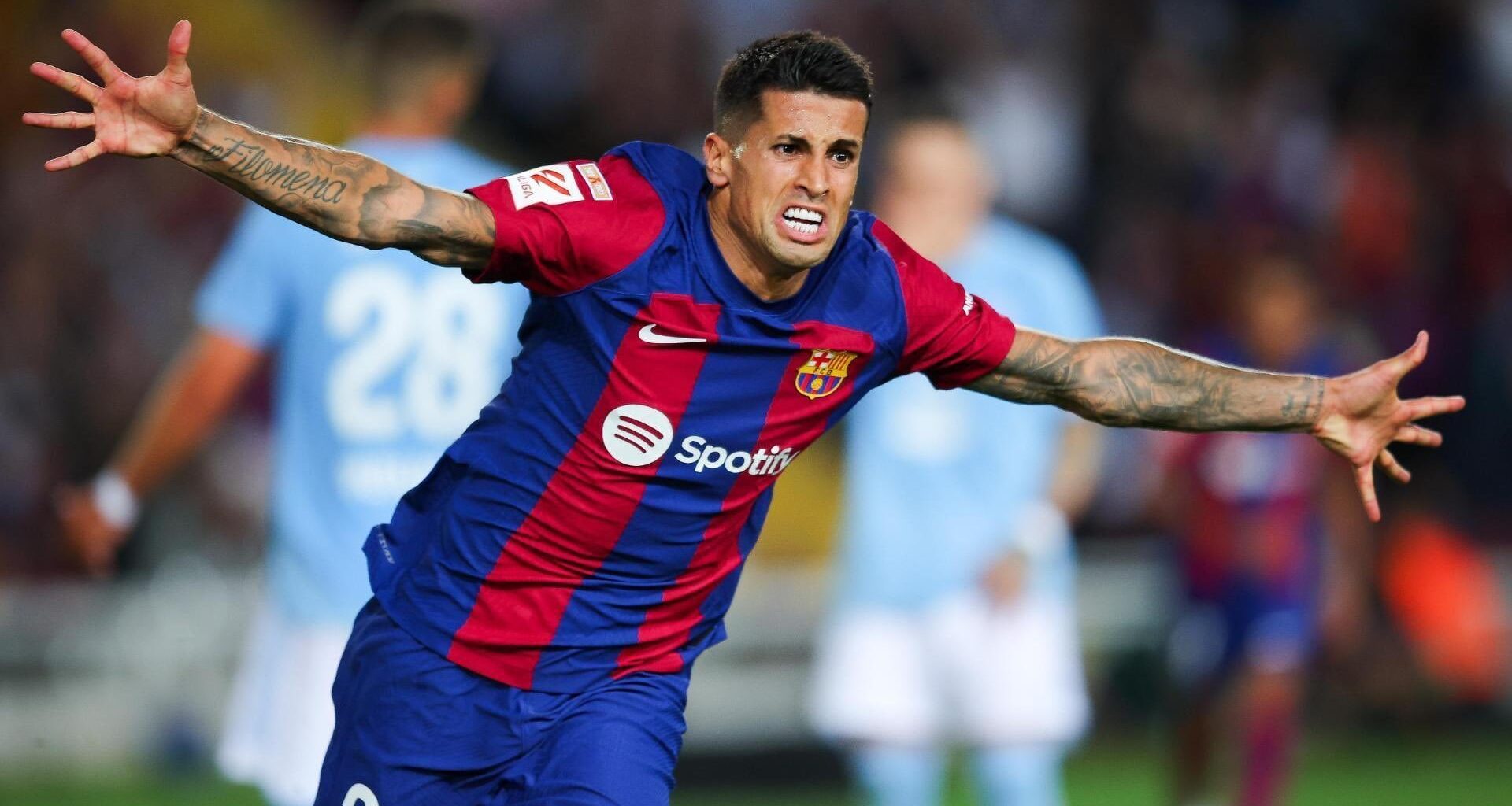 Manchester City do not intend to loan out Joao Cancelo once again, but rather permanently sell him + Barcelona has been made aware of this. The English side will be open to offers worth around €20M-€30M. However, Cancelo wants to stay. @alexpintanel