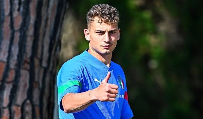 [GdS and Pedullà] Sebastiano Esposito is convinced: he will go to Empoli (loan with right and compensation). He will have a concrete chance of playing as a starter in SerieA.  [Corsi (president Empoli)]: “I am very confident about the arrivals of Esposito and Colombo ”.