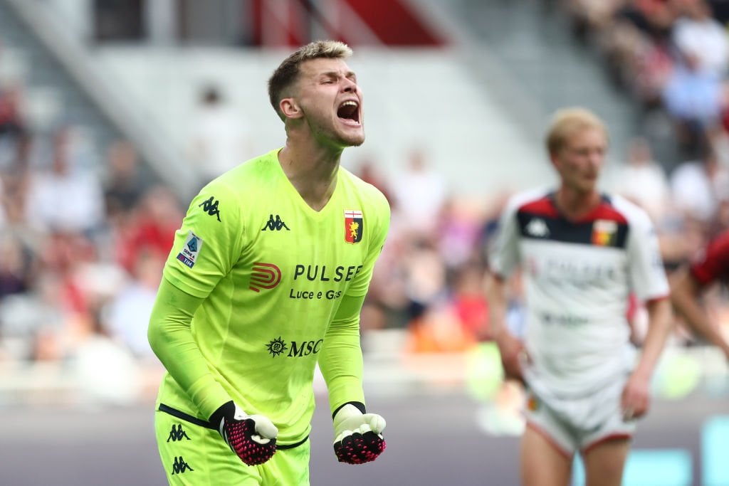 [Romano] ⚫️🔵🩺 Medical tests ongoing today for Josep Martinez as new Inter goalkeeper from Genoa.  €13.5m deal plus €1.5m add-ons, set to be signed.  ↪️🇺🇸 Inter keep working to sign Tanner Tessmann from Venezia for July 2025.