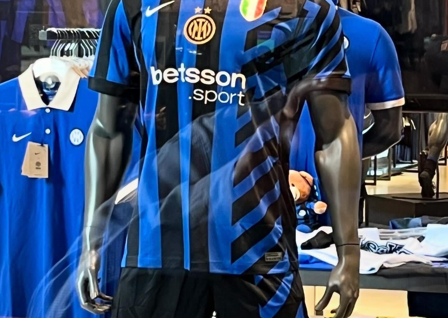 Leaked 2024/25 Home Kit (@Bett_Calcaterra)