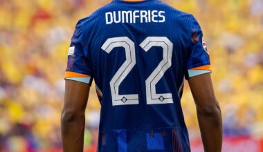 [Statman Dave] Denzel Dumfries’ game by numbers vs. Romania:  7 crosses 5/7 ground duels won 4/4 aerial duels won 3 clearances 3/3 tackles won 2/2 dribbles completed 2 key passes  Provided great width in the final third. 🔋🇳🇱