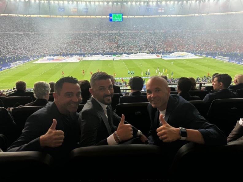 Barca/Spain legends Xavi, David Villa & Iniesta in attendance at the Euro cup final