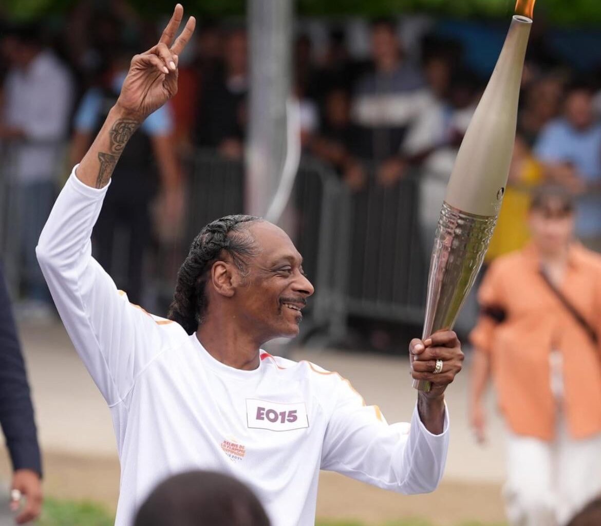 Snoop Dogg carrying Olympic torch