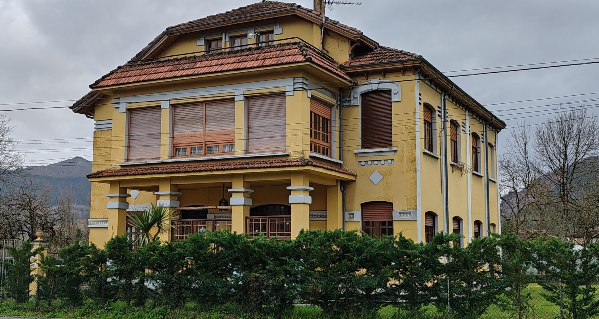 Early 1900´s colonial house, Arriondas, Spain . ( OC )