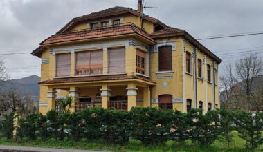 Early 1900´s colonial house, Arriondas, Spain . ( OC )