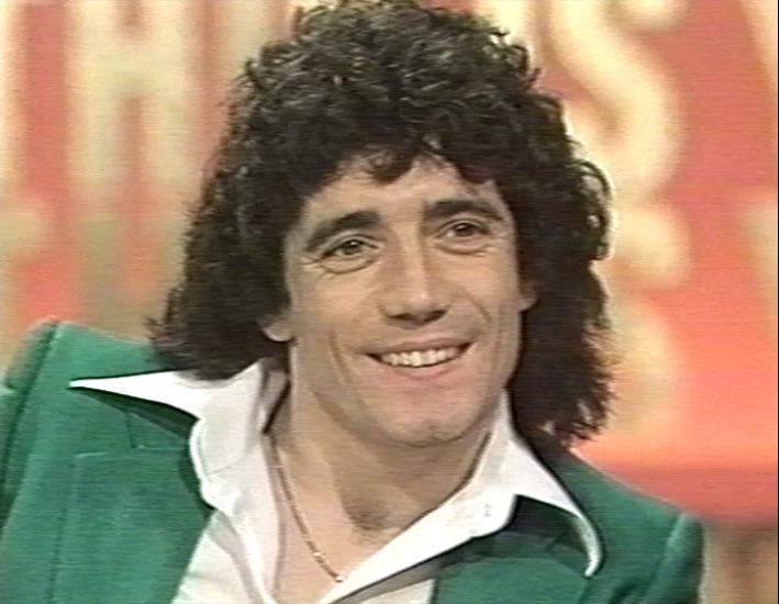 Happy Birthday to top lad David Essex, and his very British surname. 77 today.