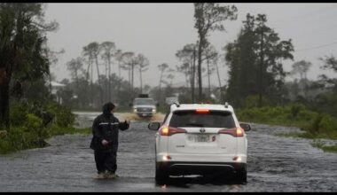 No Comment : Debby oblige les habitants de Sarasota en Floride à évacuer