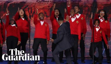 Gospel version of US national anthem receives standing ovation at Democratic convention