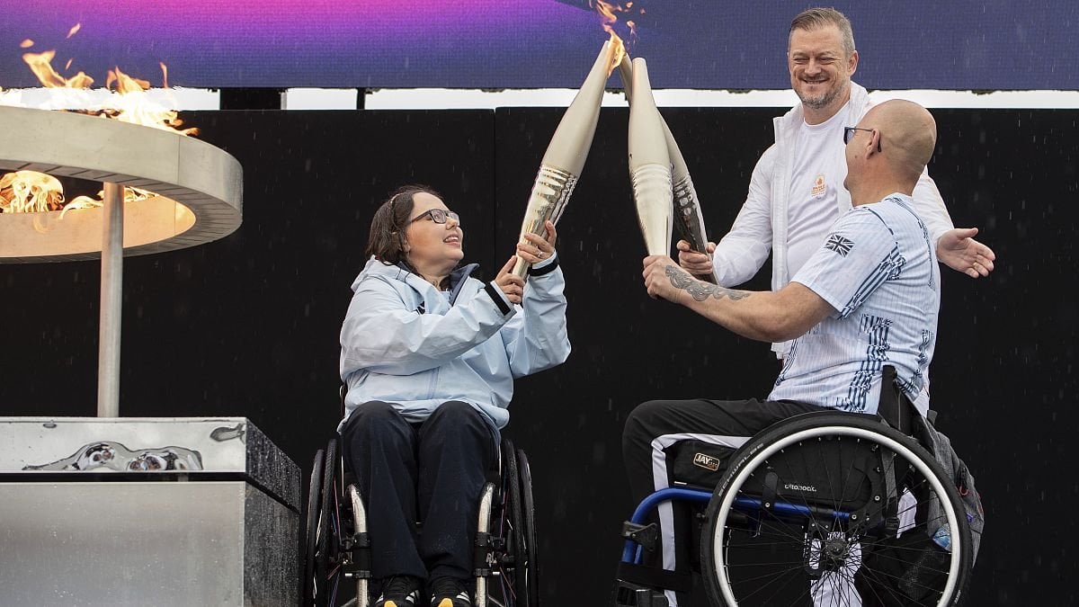 La flamme paralympique a débuté son parcours à Calais