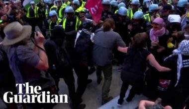 Protesters clash with police outside Israeli consulate in Chicago