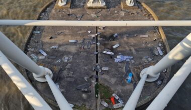 Every time I walk across Hungerford Bridge I always check on the skateboard graveyard. Happy that little traditions keep going strong.