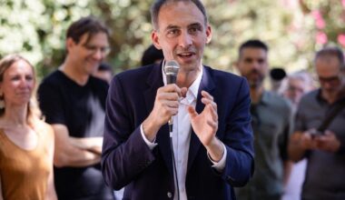 Gouvernement: Glucksmann appelle à tourner la page de la «radicalité» de Mélenchon