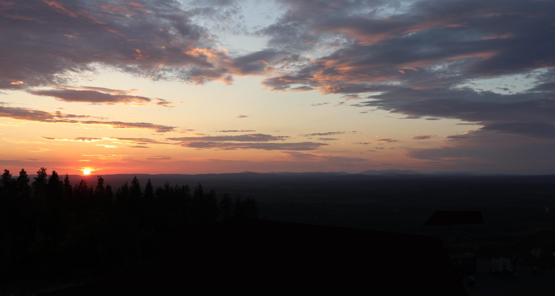 Sunset over Pallas fells, Lapland, Finland [OC]