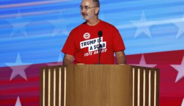 'Trump's a Scab' Chants Ring Out at DNC as Shawn Fain Rips Republican Nominee | Common Dreams