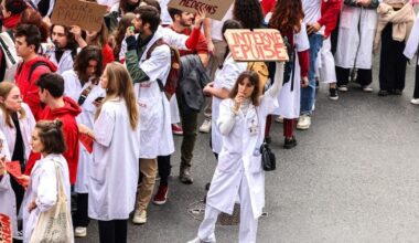 «Si les autorités ne comblent pas le déficit de postes d'internes, les hôpitaux feront appel aux médecins étrangers»