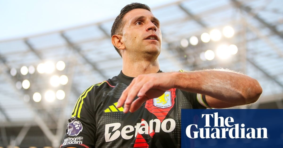 Emiliano Martínez: ‘Show-off? I just want to win the game. I don’t cross a line, I never do’ | Aston Villa