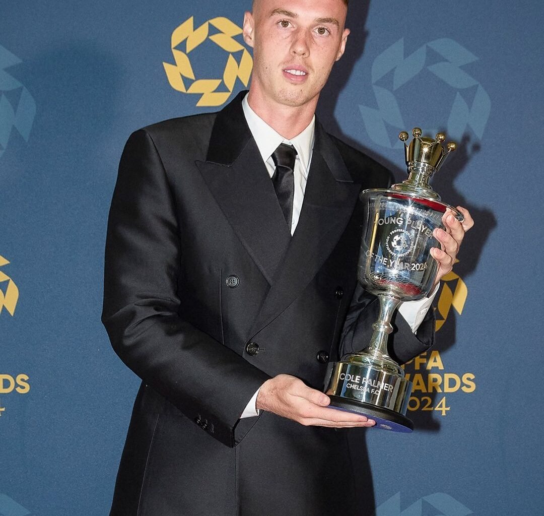 Cole Palmer wins the PFA Young Player of the Year.