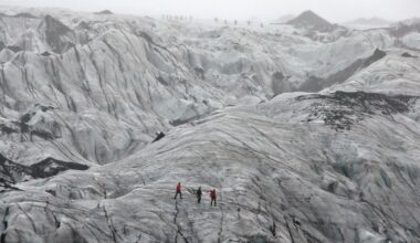 Islande : une grotte de glace s'effondre sur un groupe de touristes, au moins un mort et deux disparus