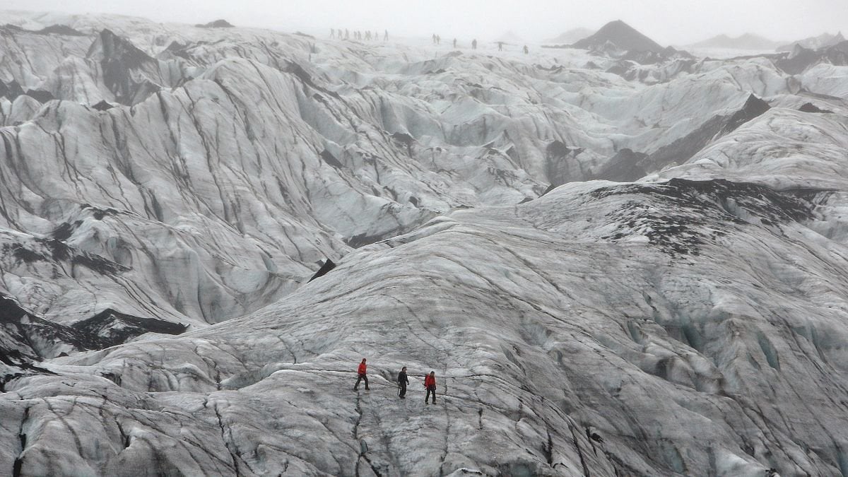 Islande : une grotte de glace s'effondre sur un groupe de touristes, au moins un mort et deux disparus