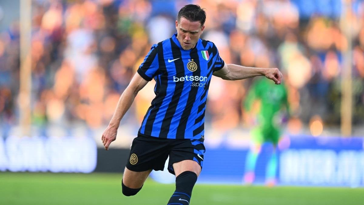 Piotr Zielinski on Napoli having the worst season ever by a reigning Serie A champion (10th place with 53 points): "I simply can't explain it. I don’t think it was only down to us players, but I can’t understand why it all went so wrong. At Inter, let’s say there’s more habit of winning here."