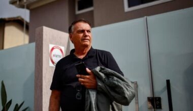 FT | ‘A tightening siege’: Brazil police close the net on Jair Bolsonaro