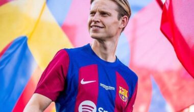 Hansi Flick on Frenkie de Jong. “We don’t know when he will be back, he’s still injured and we are waiting”. “We don’t want to rush him”.