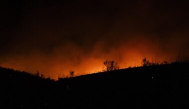 Grèce : des incendies se rapprochent d'Athènes