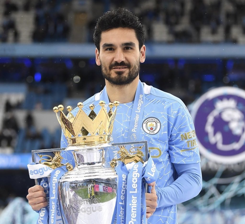 Fabrizio Romano: Deal in place between Manchester City and Barça for Ilkay Gündogan deal. Gündo to leave his Barça salary for the next two years in order to return to Man City as free agent.