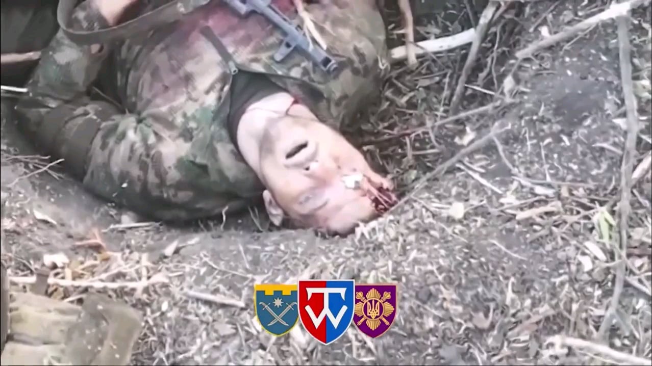 Brutal footage: Ukrainian drone observes injured Russian soldier shooting himself. Warning: NSFW!!! (Video for information purposes only)