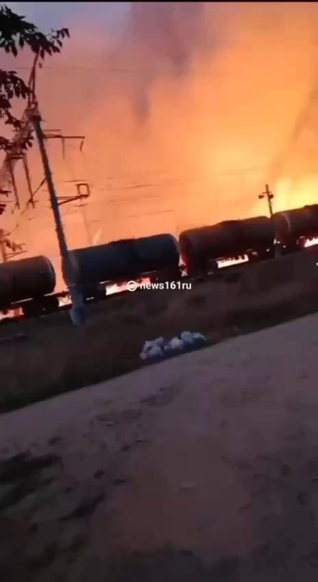 The fire from the oil depot in Proletarsk, Rostov region is not stopping but spreading further. In the meantime, the Russian authorities are saying there's no panic and no need to evacuate from the town