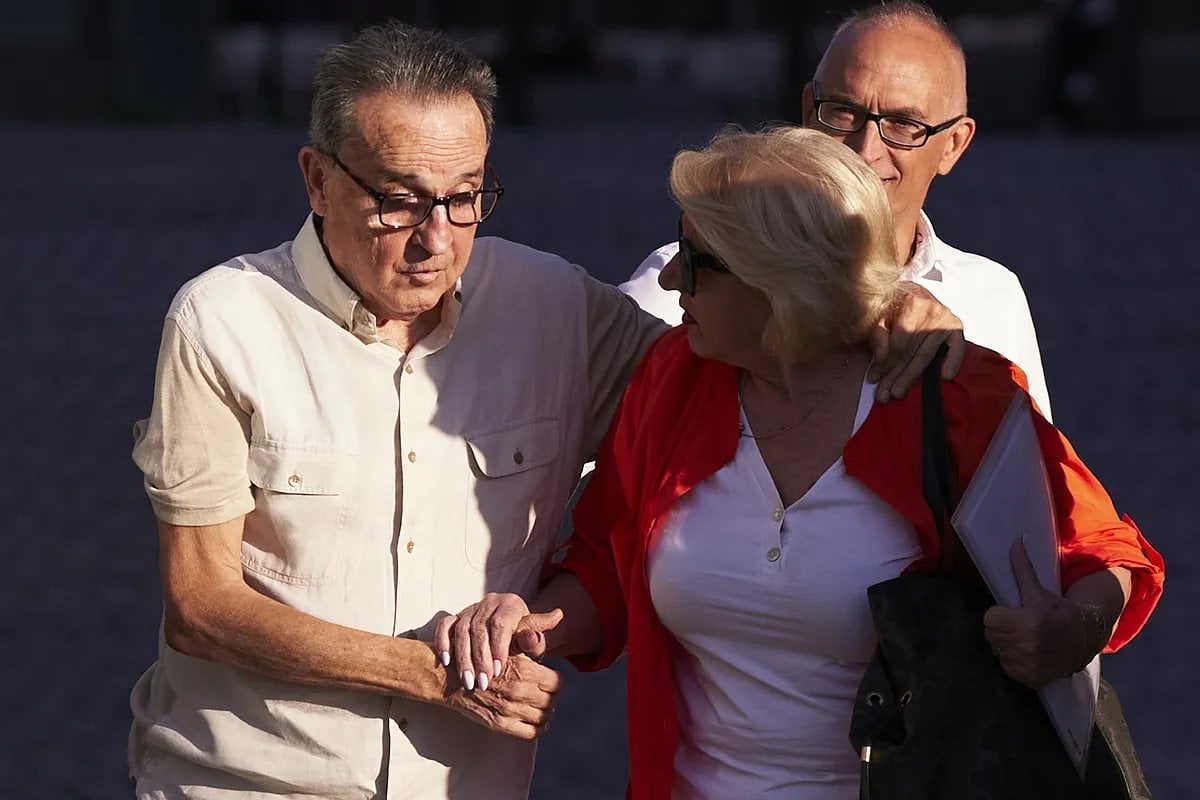 [El Mundo] The Spanish Civil Guard concludes that Barça paid 7.5 million Euros to Negreira, the Vice President of the Referees for "ghost reports" and find 3 million unexplained euros in Negreira's wife's account.