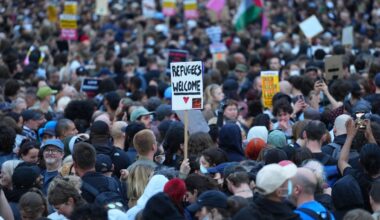 UK: Anti-racists outnumber far right on day of defiance - Thousands took to the streets in Walthamstow, Sheffield, Southampton, Bristol, Liverpool, Brighton, Birmingham and Oxford after thugs threatened more violent protests